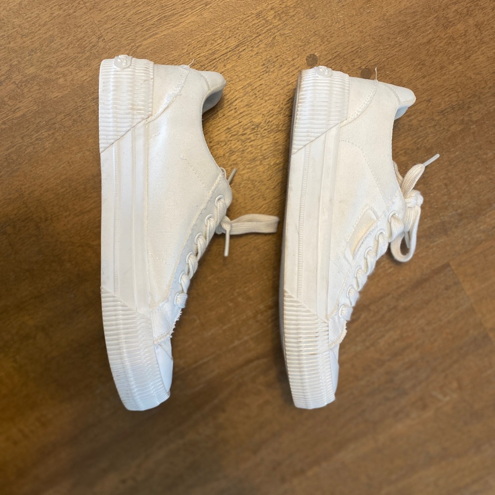 Rocket Dog White Sneakers - Picture 3 of 6